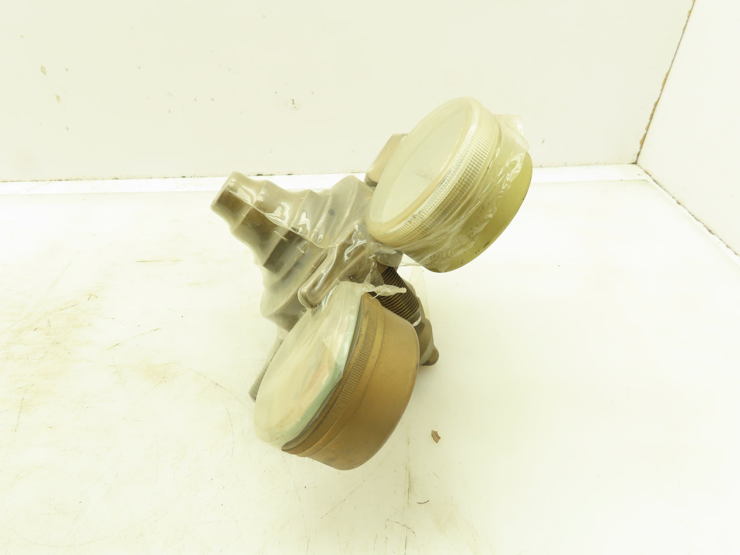 Victor Equipment VTS702M2 Hydrogen Regulator w/2-Gauges 0-400PSI & 0-4000PSI