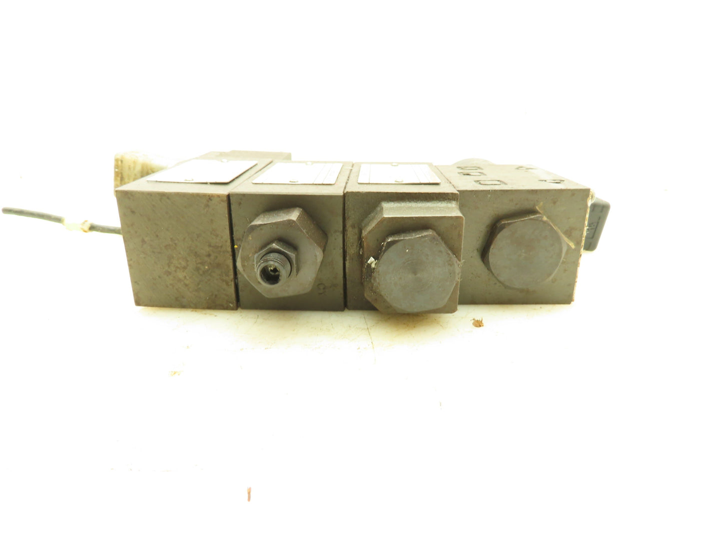 Nachi SLD-G01-A3X-C1-G30 Hydraulic Directional Solenoid Modular Valve Stack