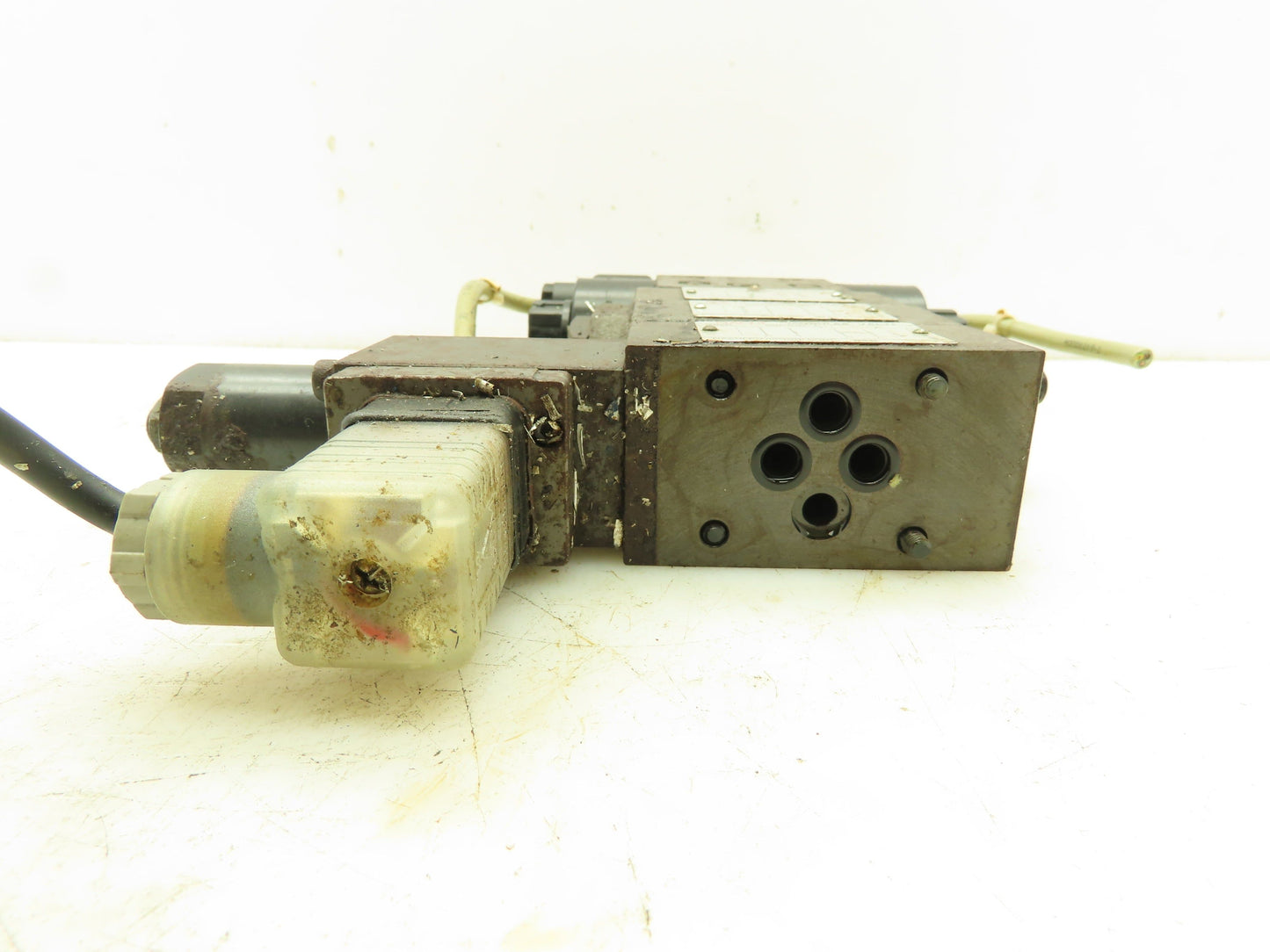 Nachi SLD-G01-E3X-C1-G30 Hydraulic Directional Dbl Solenoid Modular Valve Stack