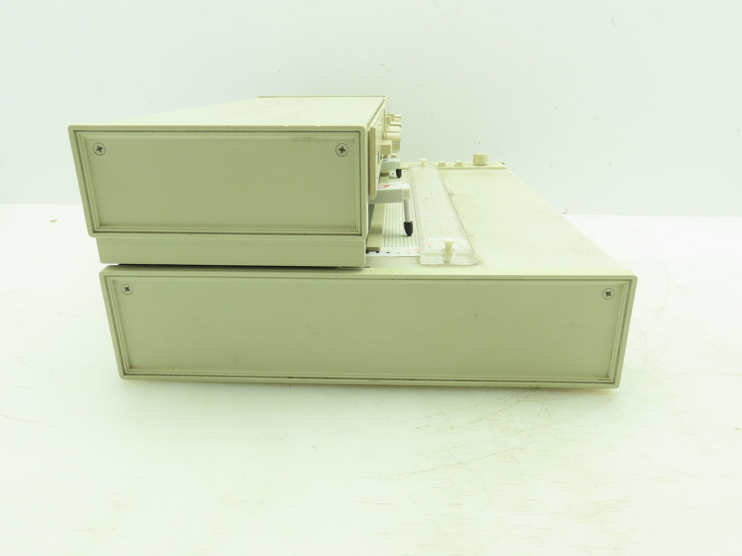Cole Parmer 2030-0000 Linear Flatbed Chart Recorder 2 Channel Thermocouple Volt