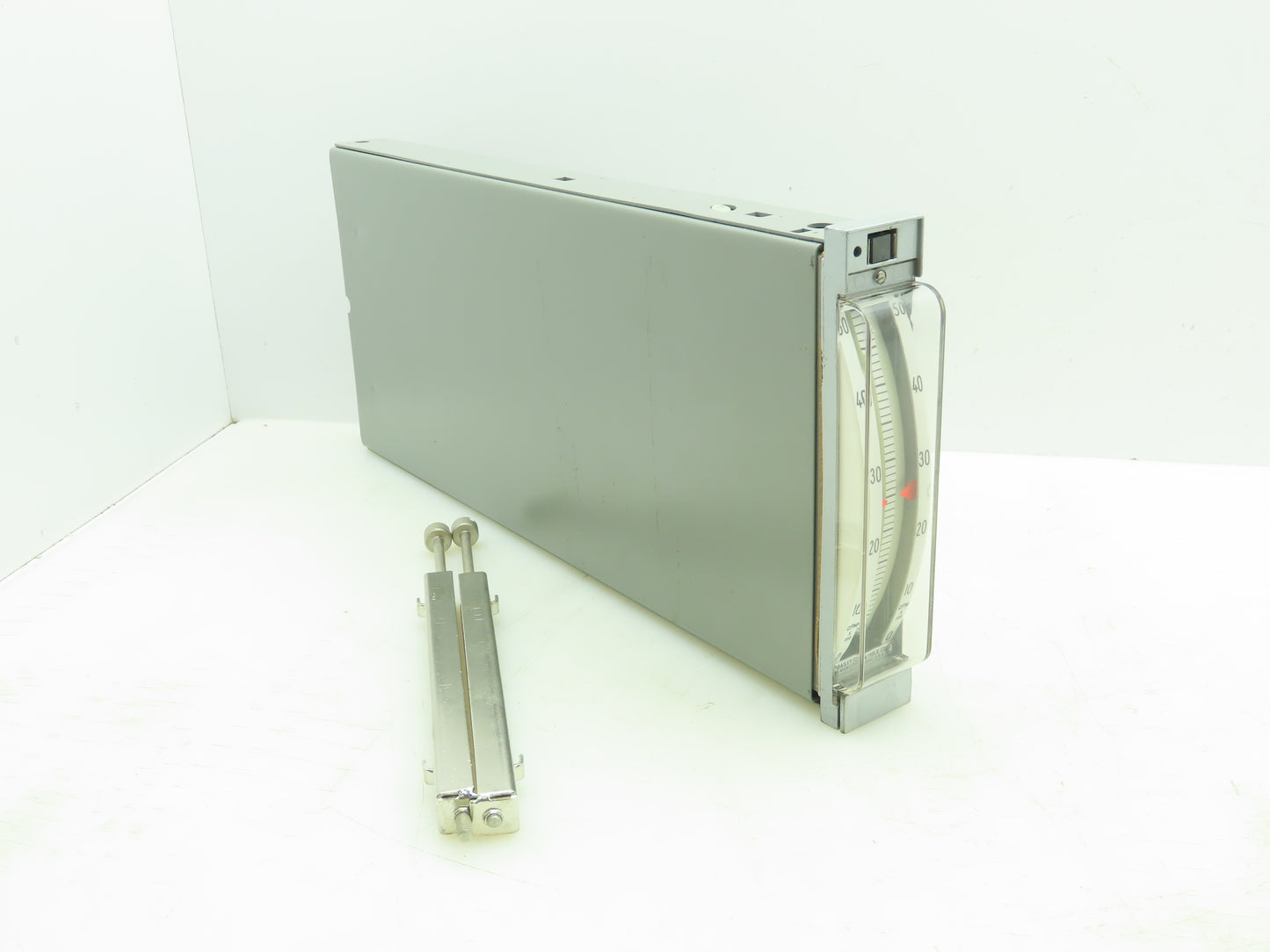 Bailey RY2331 RY2331 Edgewise Vertical Panel Meter 0-50 GPM x 100 120VAC 3.5VA
