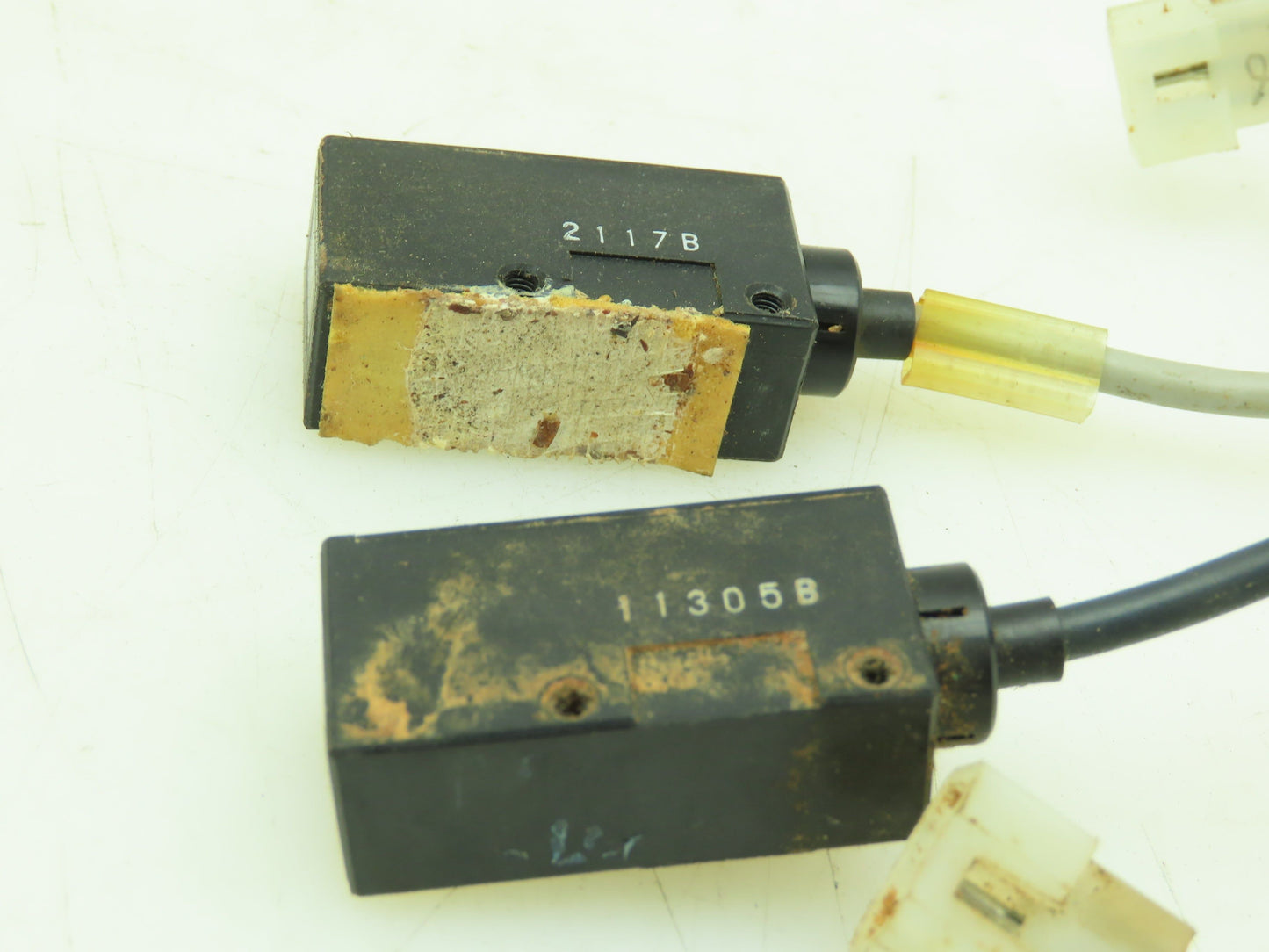Omron E3S-DS10B4 Photoelectric Sensor Switch & Stability Light 12-24VDC LOT OF 2