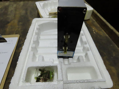 General Electric 8721MS 180 Series Switchboard Edgewise Voltage Meter 0-600VAC