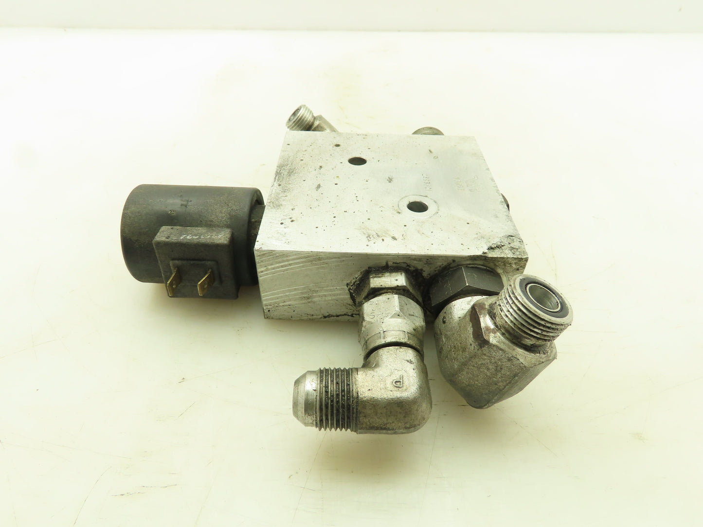 Clark NP300D 30 24 volt Electric Forklift Hydraulic Directional Valve # 2393621