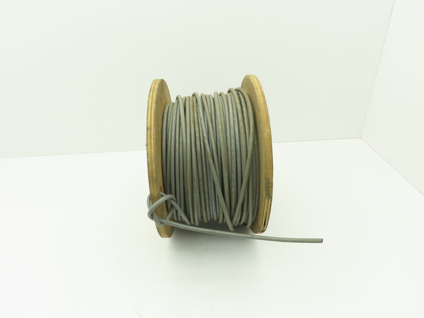 Alpha Wire 2254/6 Multi-Conductor Cable Shielded 6 C Conductor 22 Awg Slate 400'