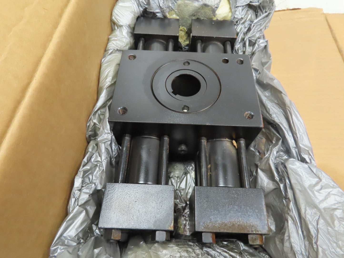 Parker HTR10-0904-AA21-C Rotary Actuator Hydraulic 1 1/4" ID 90° 10000 IN/LBS