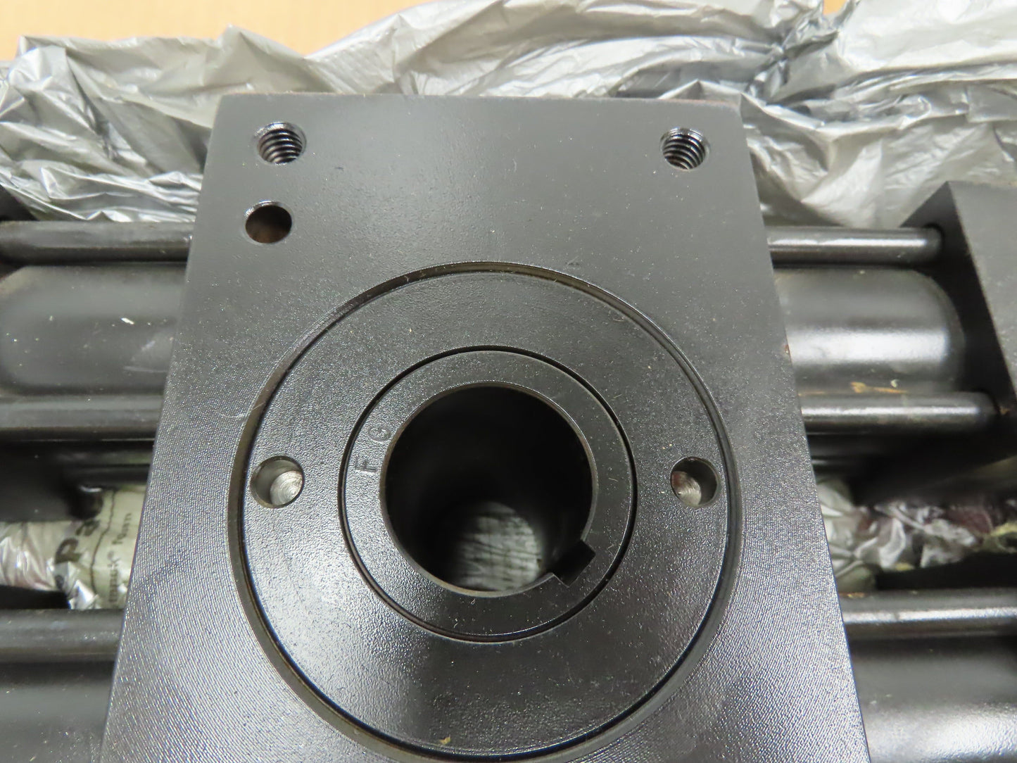 Parker HTR10-0904-AA21-C Rotary Actuator Hydraulic 1 1/4" ID 90° 10000 IN/LBS