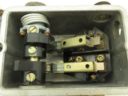 A O Smith BUL. 102 Type HLA-2 Heavy Duty Limit Switch 2-Pole *CRACK IN MECHANISM
