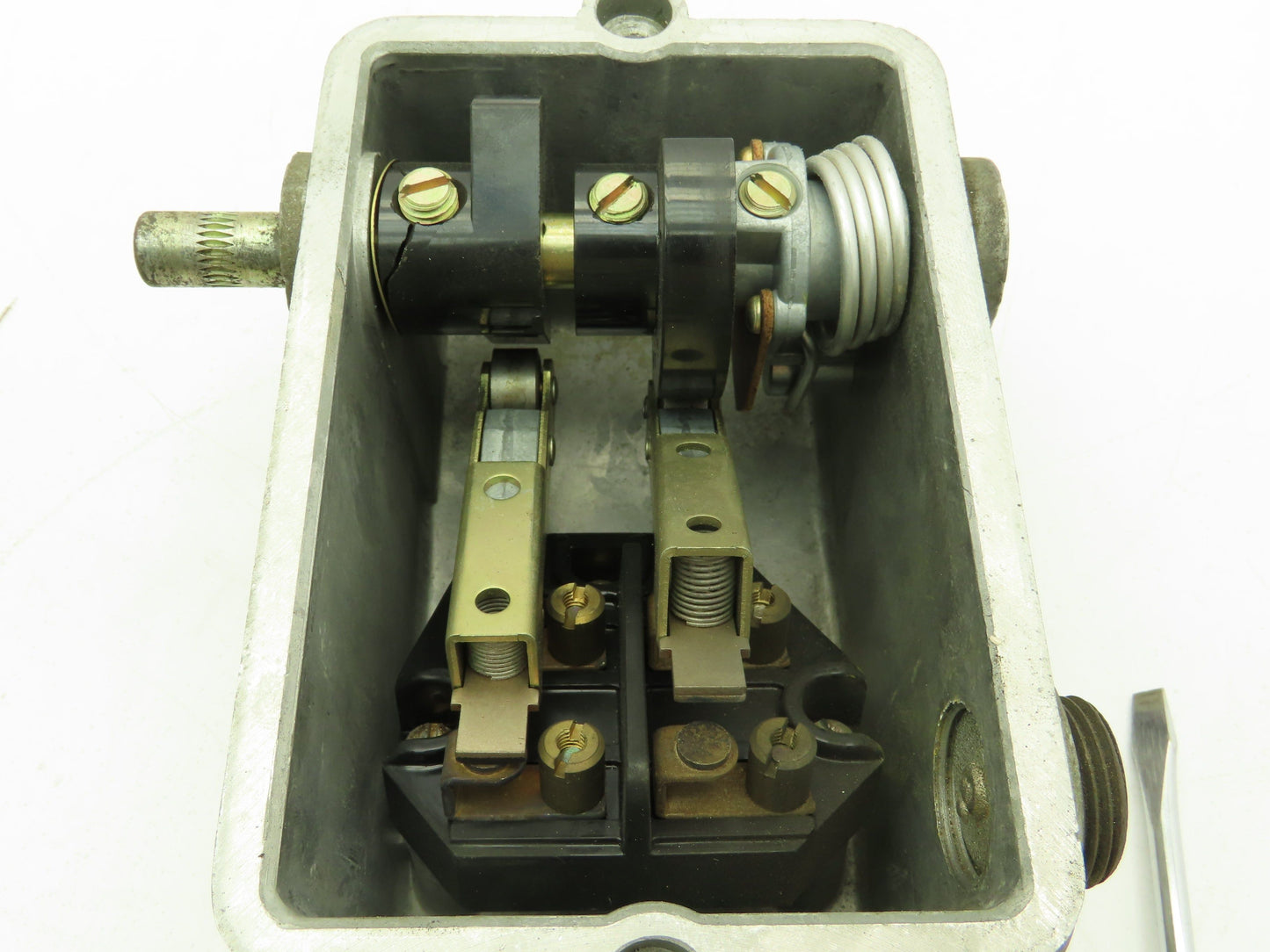 A O Smith BUL. 102 Type HLA-2 Heavy Duty Limit Switch 2-Pole *CRACK IN MECHANISM