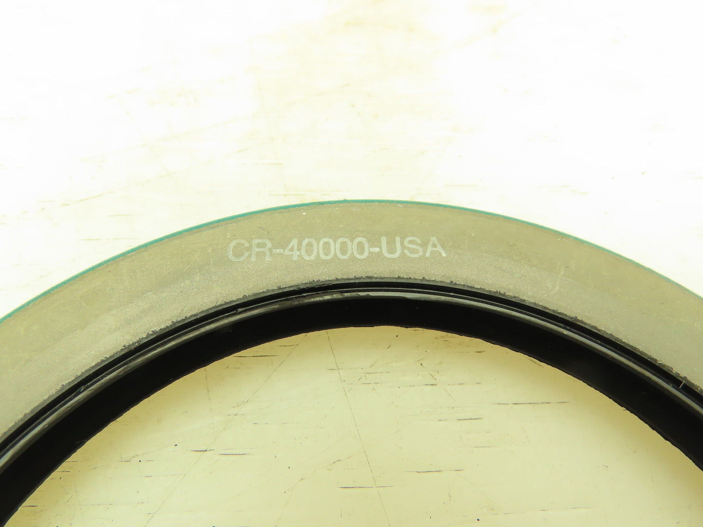 CR 40000 Double Lip Oil Seal 4.000 in Shaft, 5.251 in OD, 0.438 in Width