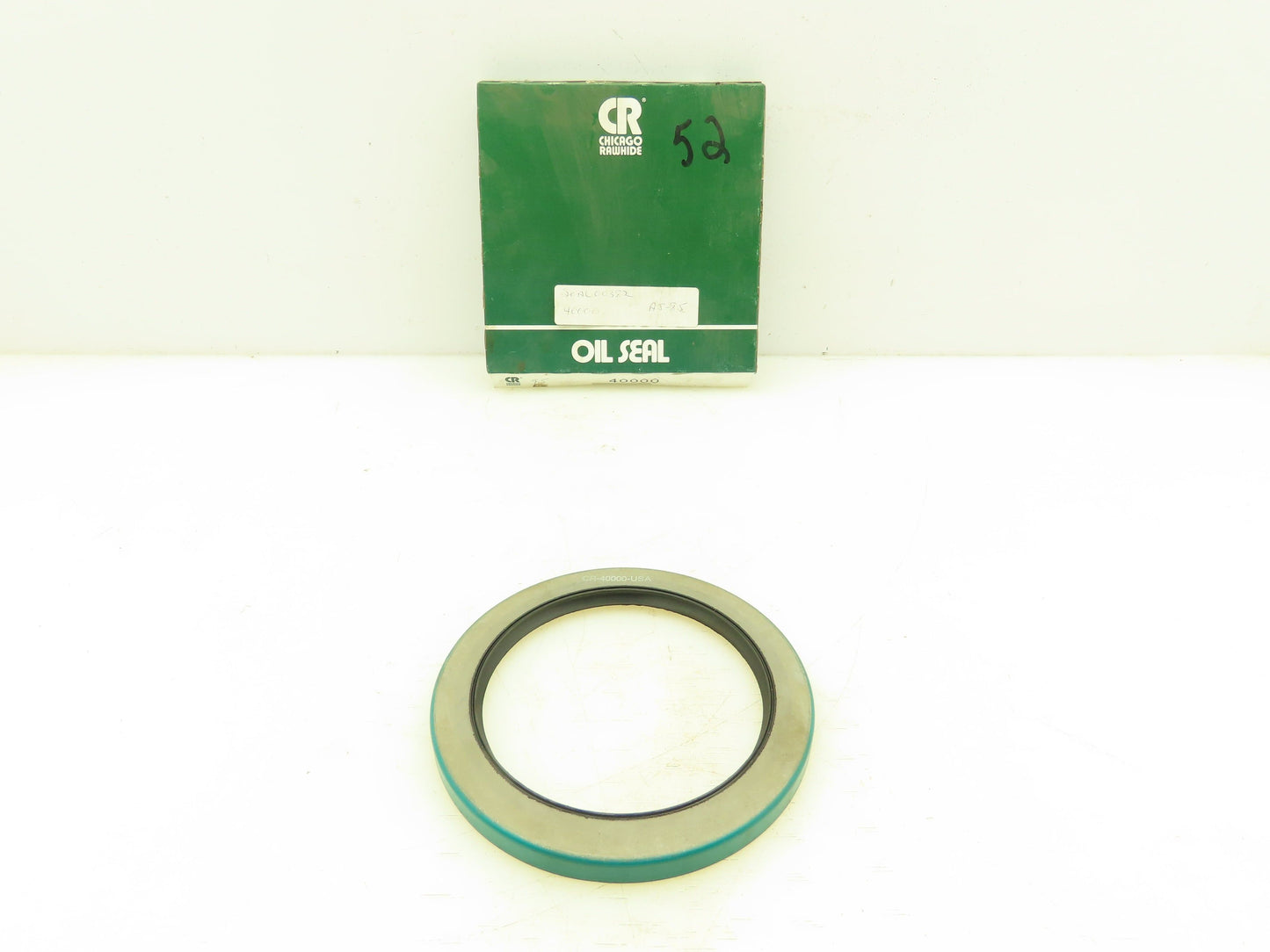 CR 40000 Double Lip Oil Seal 4.000 in Shaft, 5.251 in OD, 0.438 in Width