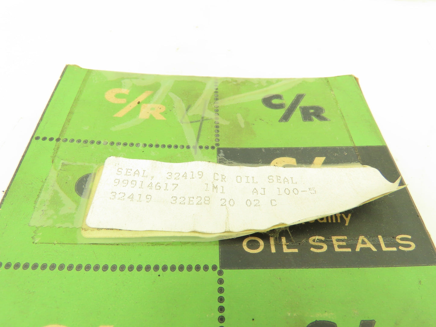 CR 32419 Oil Seal 3-1/4" Shaft Dia; 4-1/4" Housing Bore; 5/8" Width ?	Lot of 3