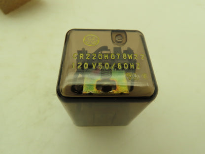 General Electric CR220HG78W22 GP Relay 120V 50/60 Hz 5 A 3PDT Contact With Base