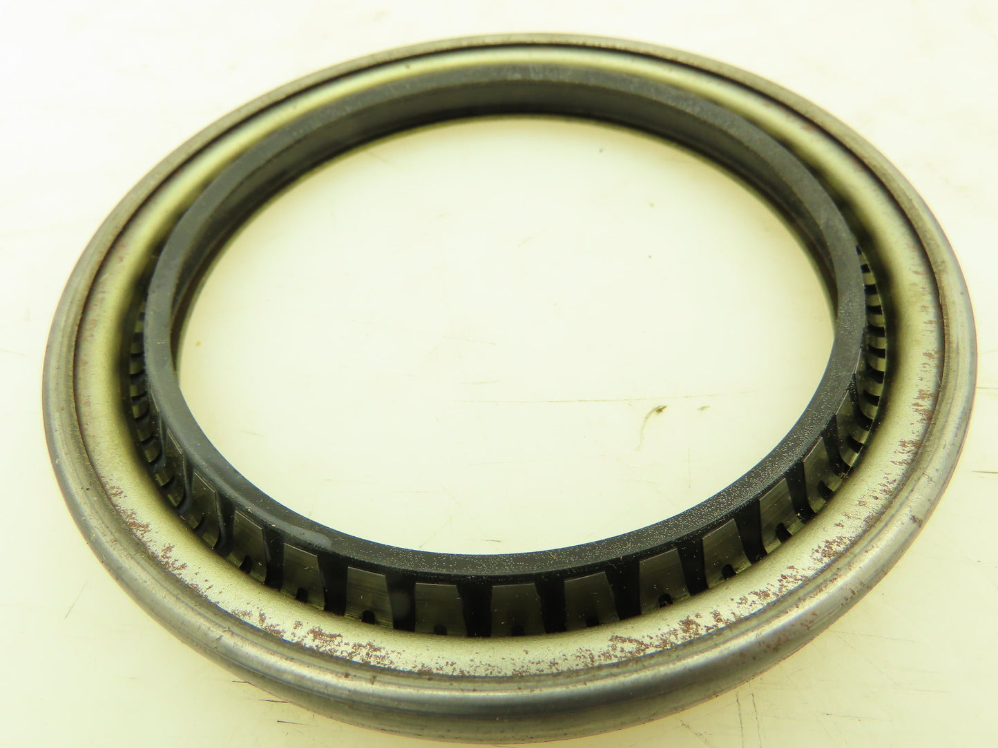 Garlock Klozure 53 X 2441 21086-2441 Oil Seal 3.688" Shaft, 4.75" OD, 0.5" Width