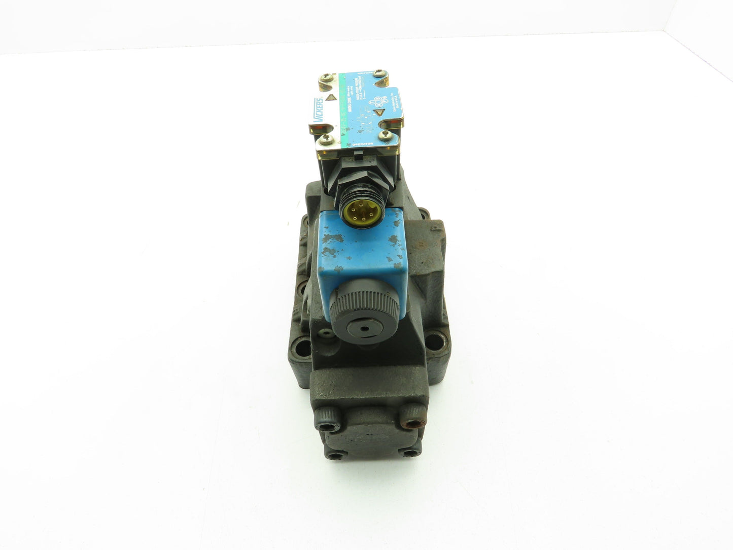 Vickers DG5S-8-33C-M-FPA5WL-B5-30 Hydraulic Directional Control Solenoid Valve