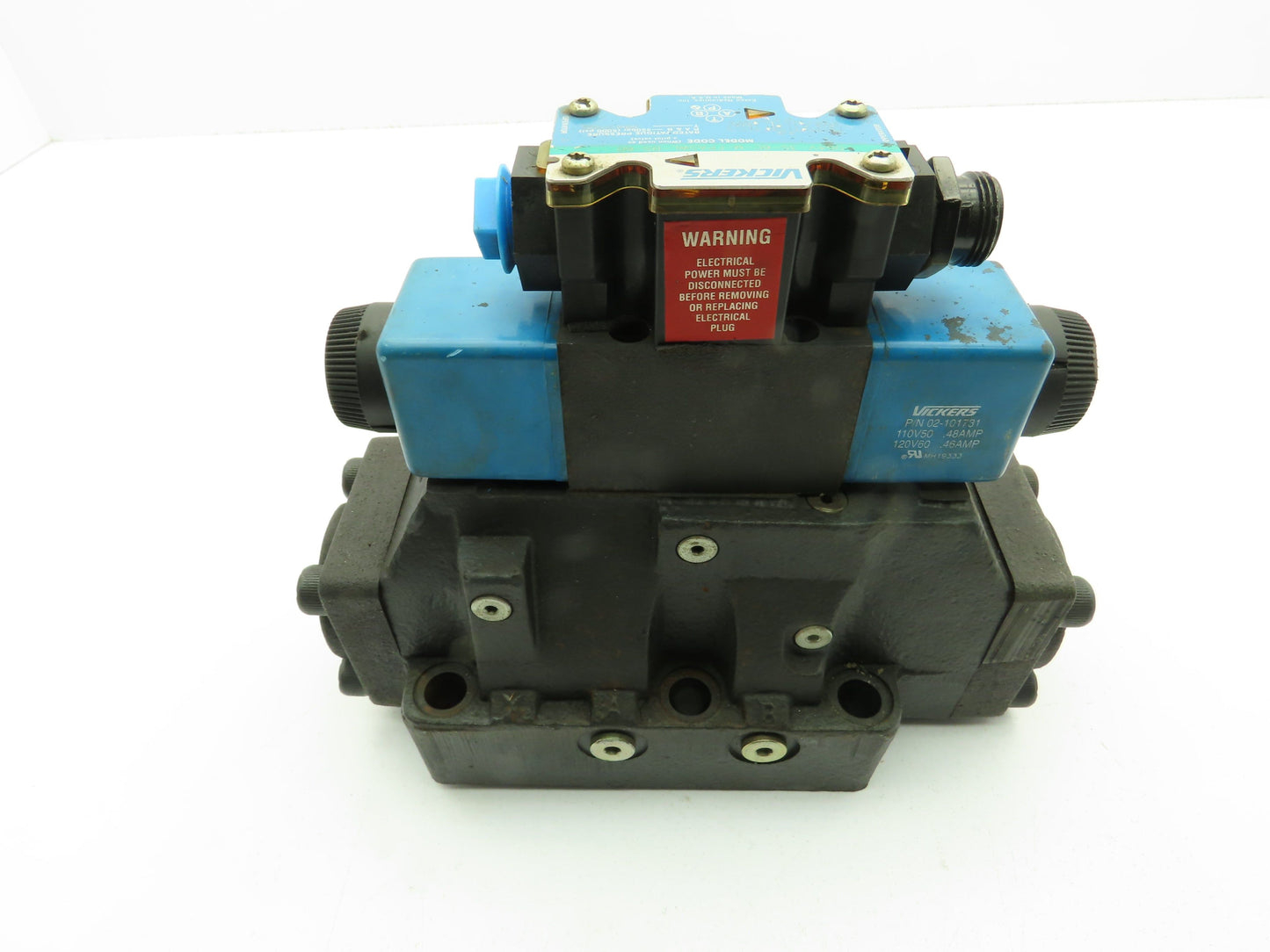 Vickers DG5S-8-33C-M-FPA5WL-B5-30 Hydraulic Directional Control Solenoid Valve