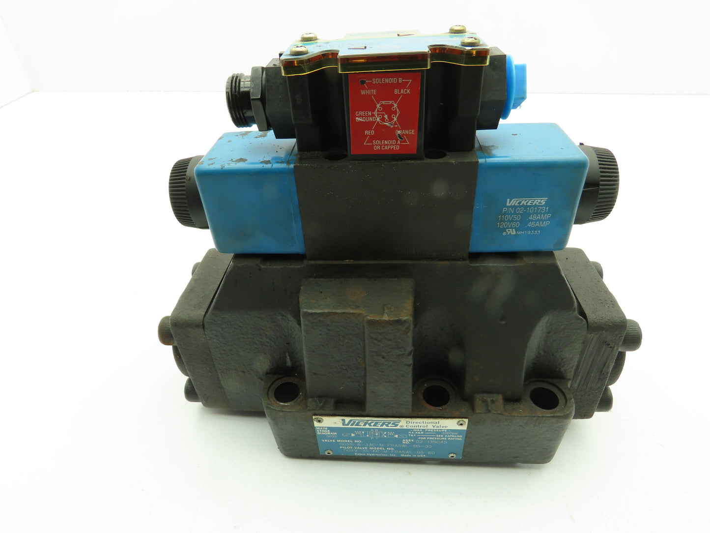 Vickers DG5S-8-33C-M-FPA5WL-B5-30 Hydraulic Directional Control Solenoid Valve