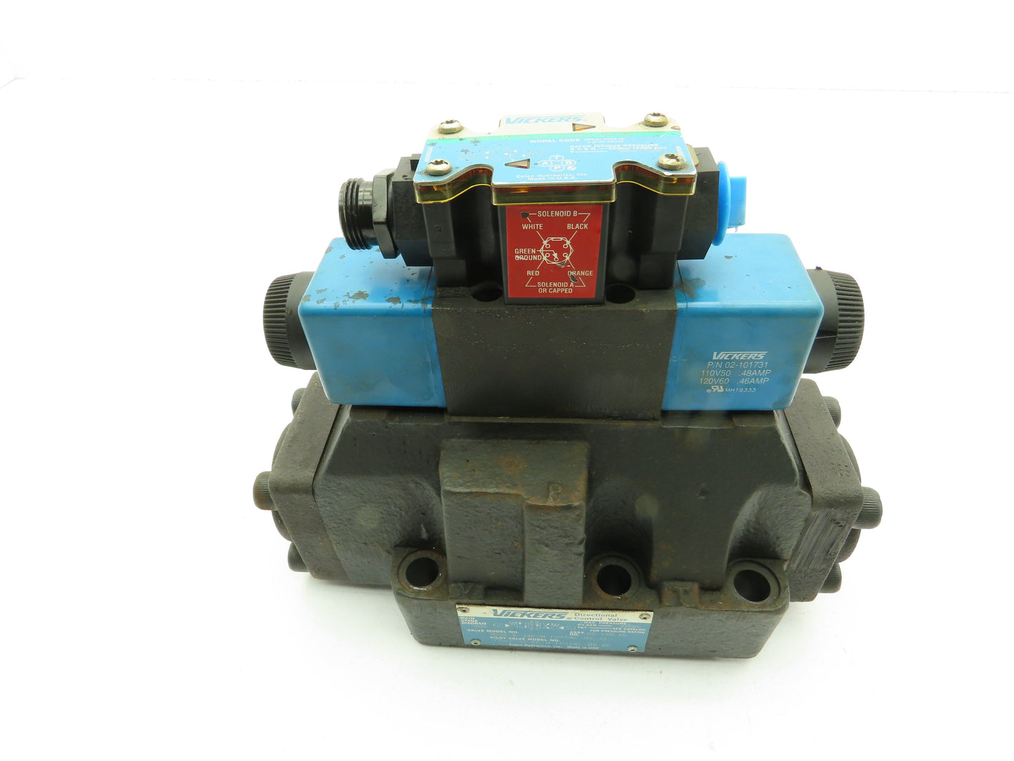 Vickers DG5S-8-33C-M-FPA5WL-B5-30 Hydraulic Directional Control Solenoid Valve