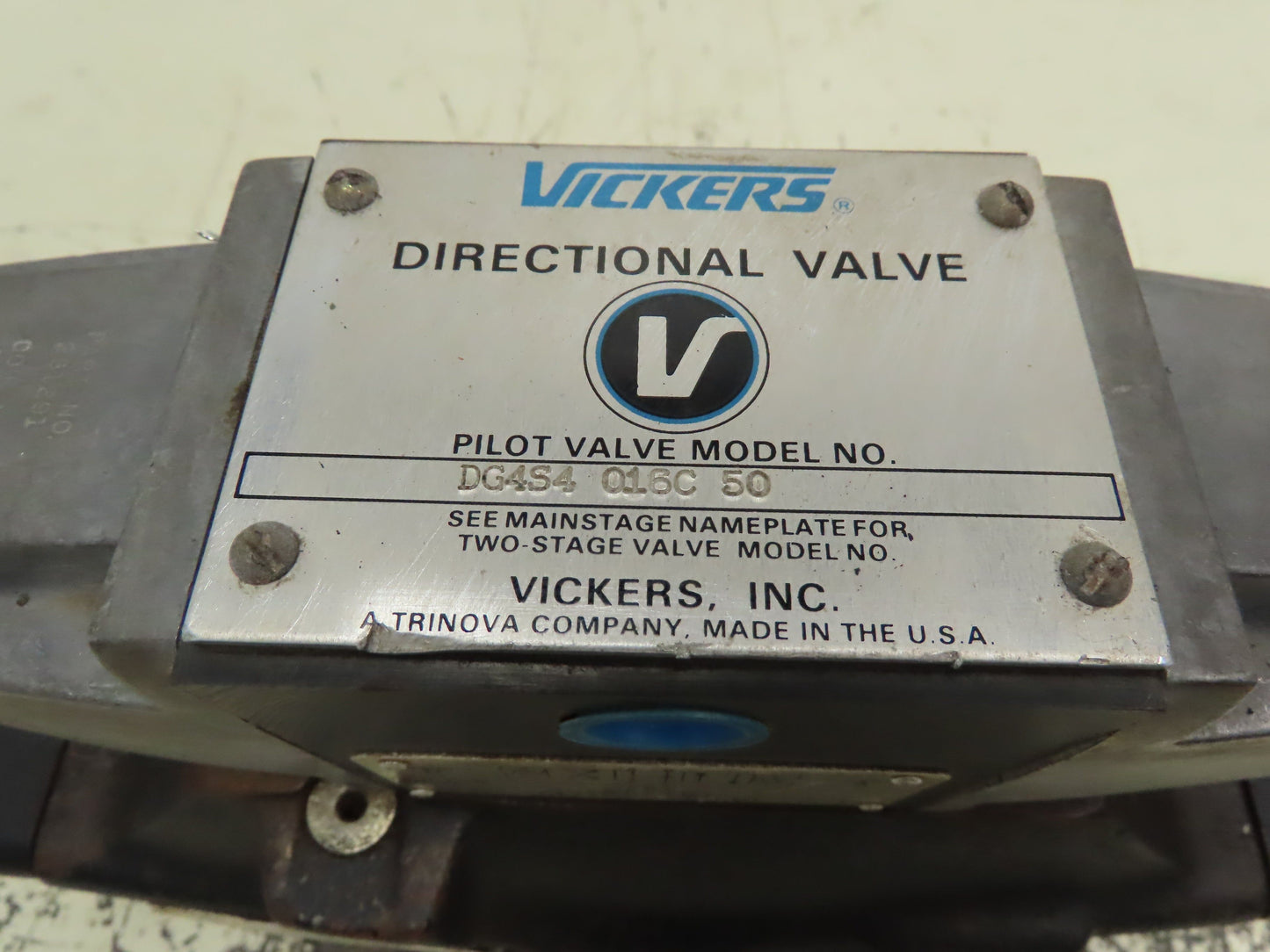 Vickers DG5S4-1033C-53 Hydraulic Directional Control Solenoid Valve DG4S4016C50