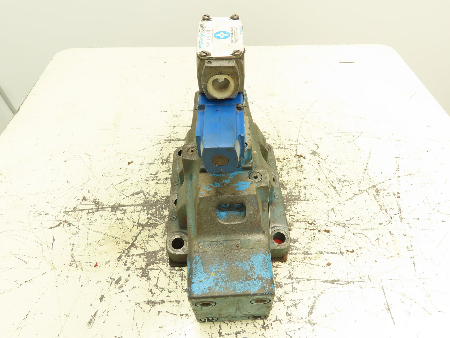 Vickers DG5S4-10-2C-2-M-W-D-53 Hydraulic Directional Control Solenoid Valve 220V