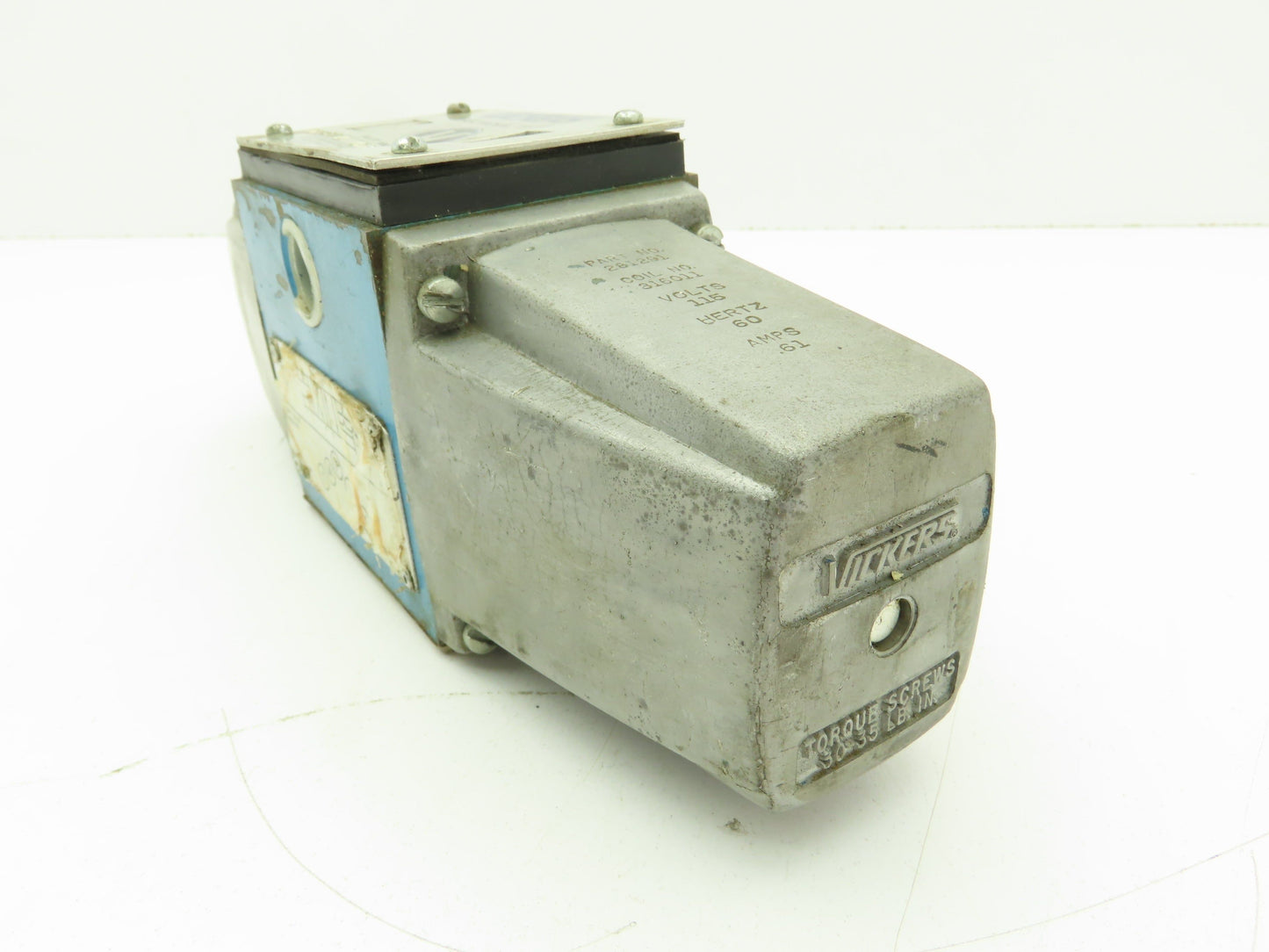 Vickers DG4S4L-012N-51 Hydraulic Directional Control Solenoid Valve D05 120V