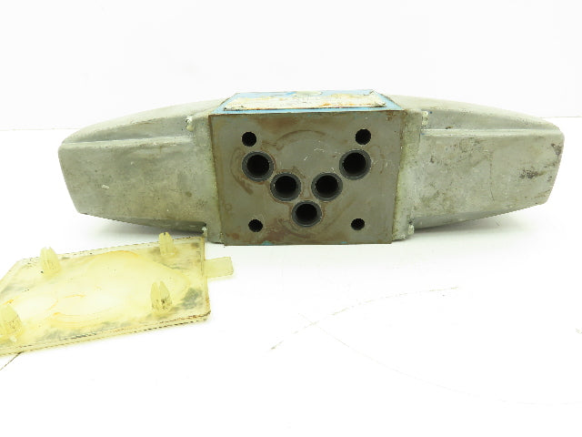 Vickers DG4S4L-012N-51 Hydraulic Directional Control Solenoid Valve D05 120V