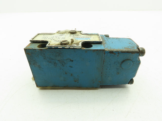 Vickers DG17V-3-0C-40 Hydraulic Manual Directional Control Valve Lever Operated