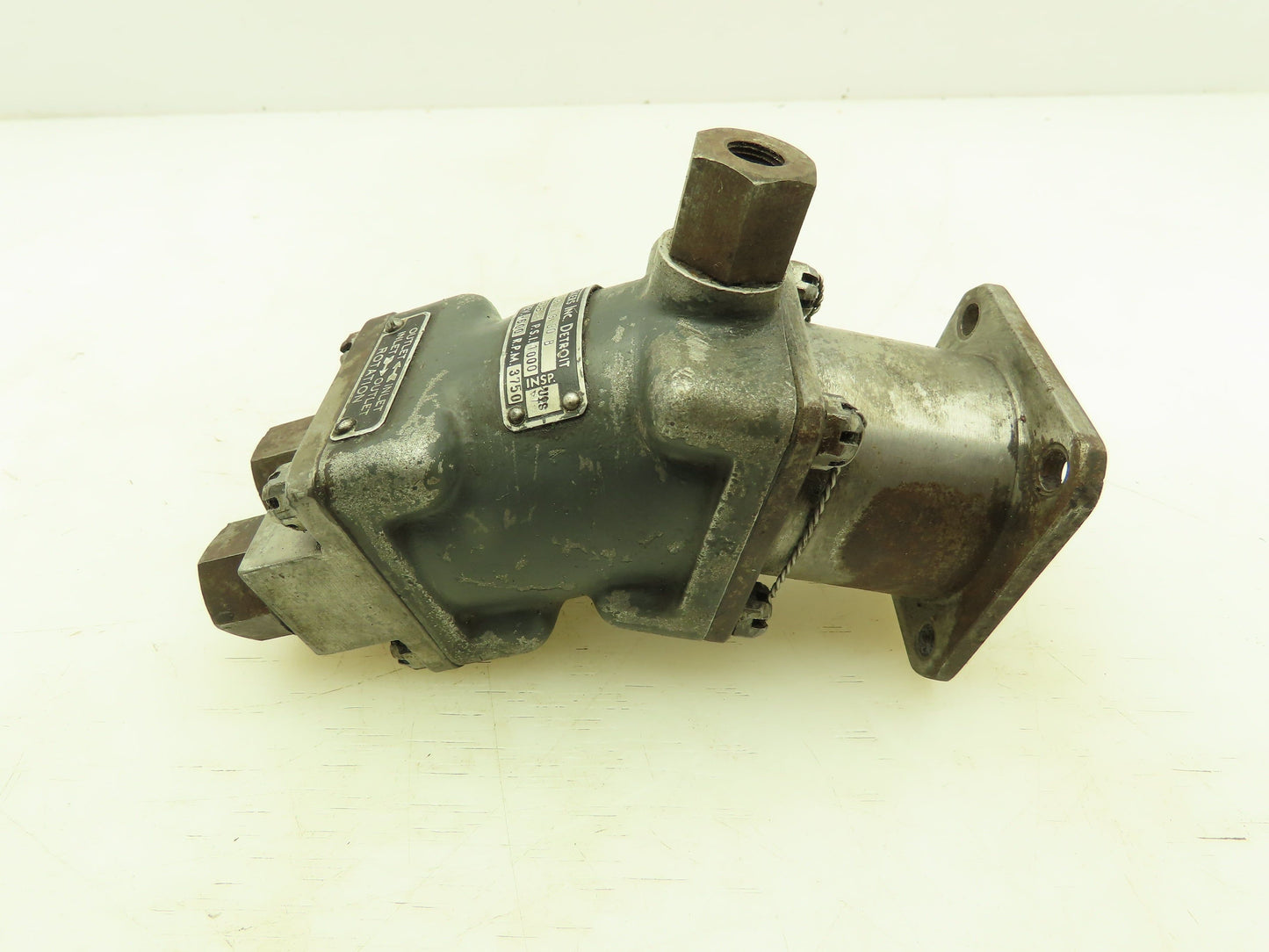 Vickers MF9-713-30-B Rotary Hydraulic Pump Motor 1000 PSI 3750 RPM