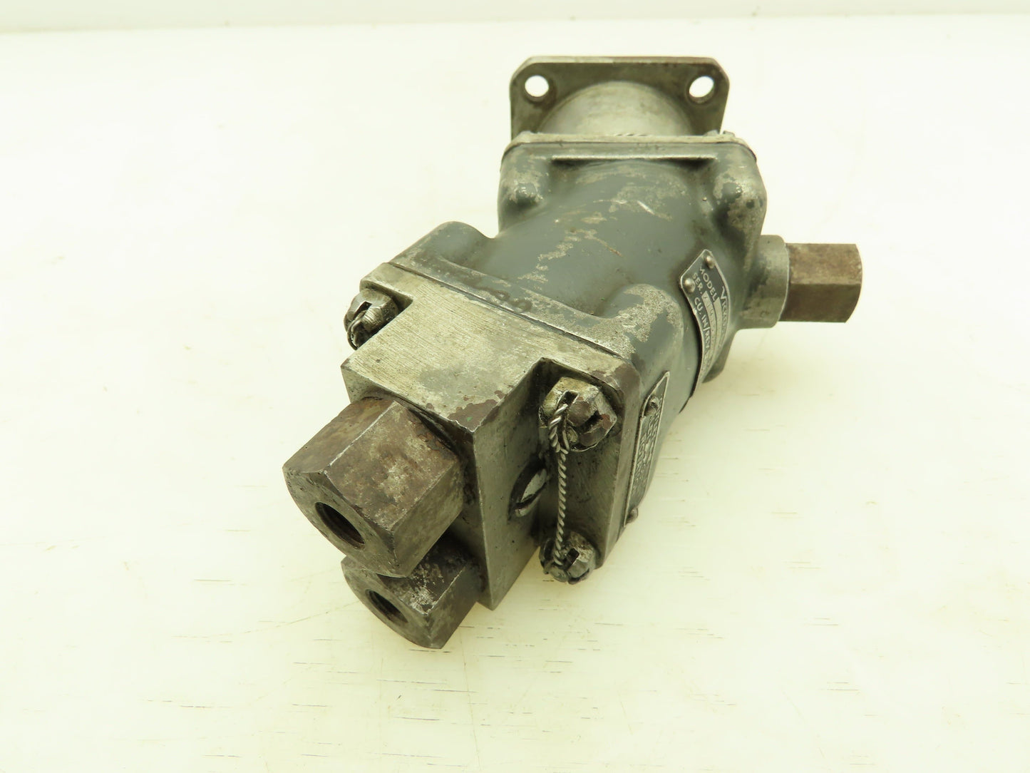 Vickers MF9-713-30-B Rotary Hydraulic Pump Motor 1000 PSI 3750 RPM