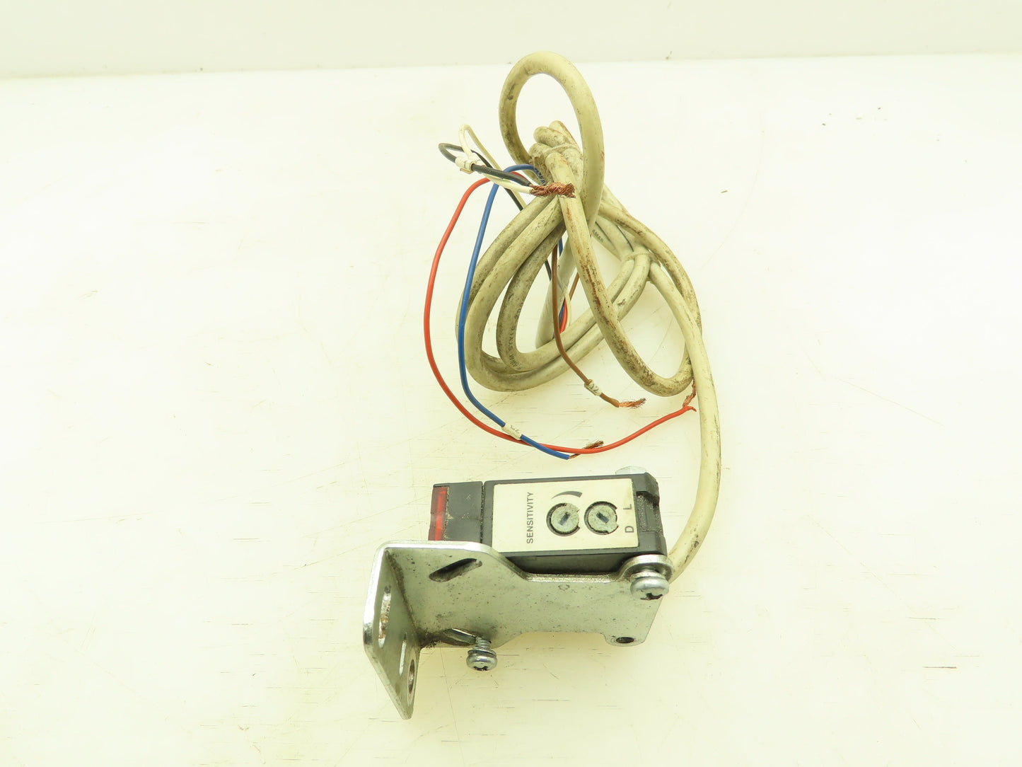 Balluff Datasensor BOS S6-1-A6 Photoelectric Sensor, Universal, S6 Series