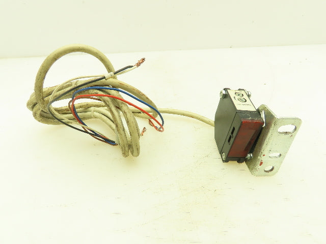 Balluff Datasensor BOS S6-1-A6 Photoelectric Sensor, Universal, S6 Series