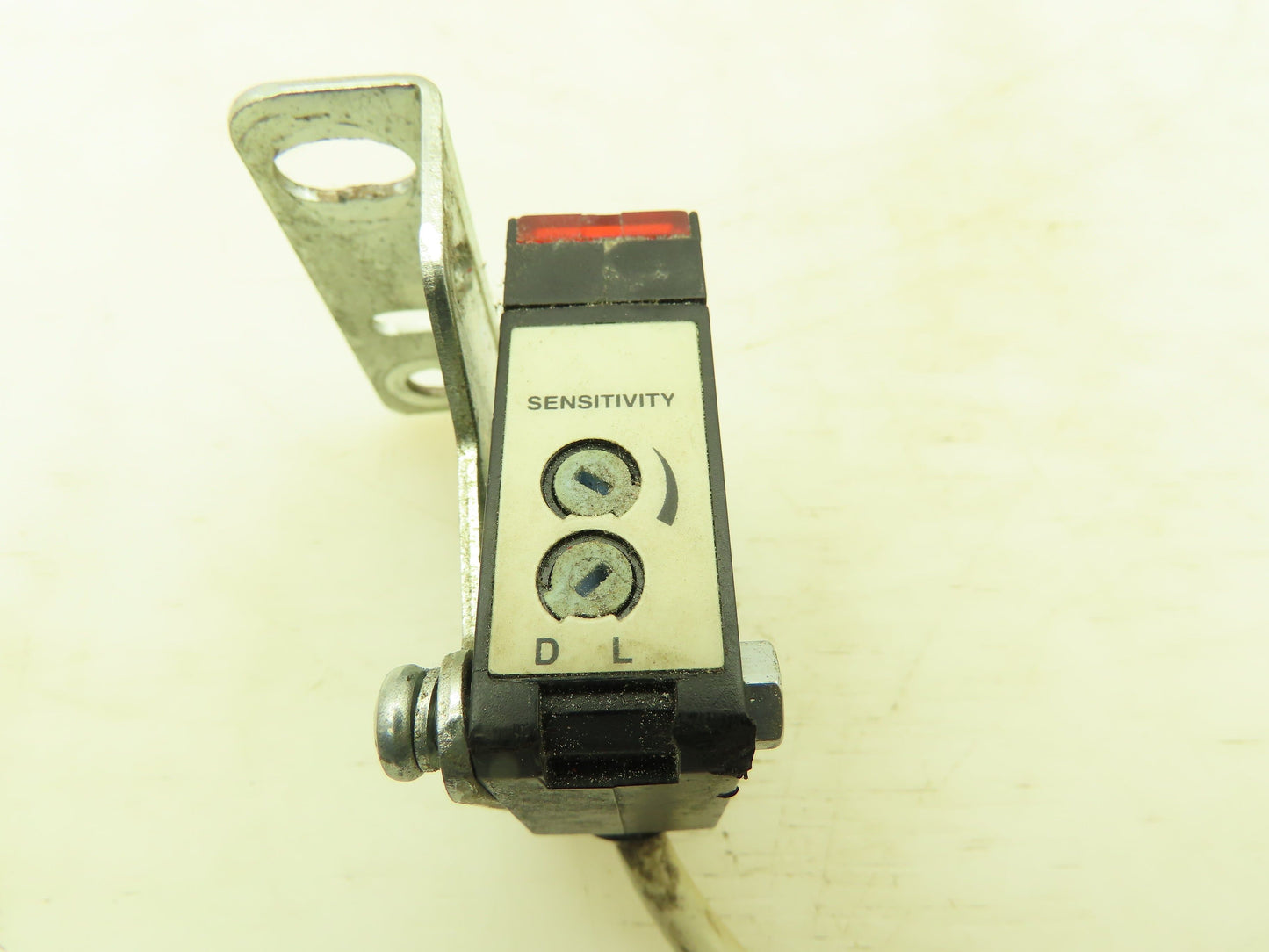 Balluff Datasensor BOS S6-1-A6 Photoelectric Sensor, Universal, S6 Series