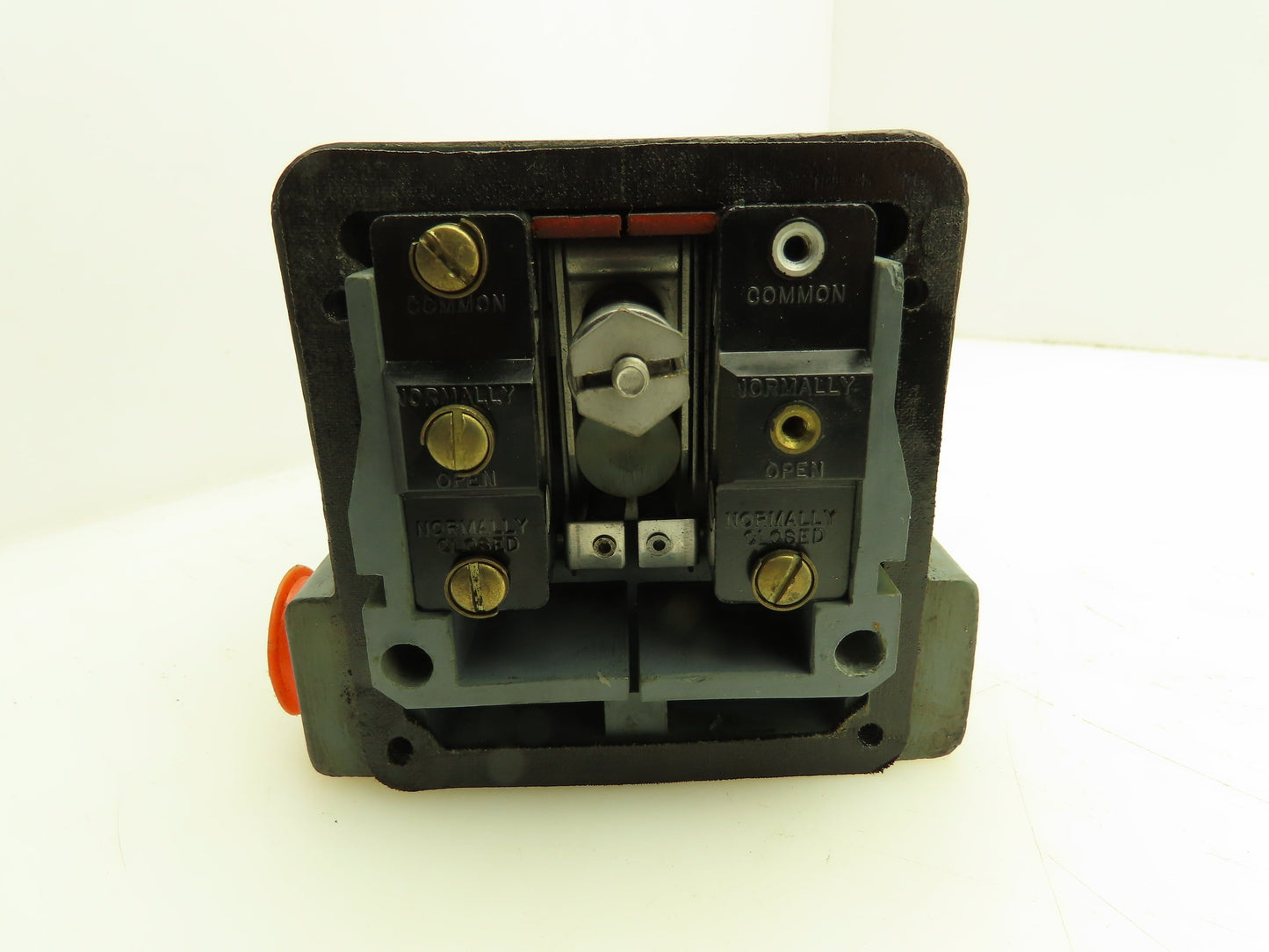 Allen Bradley 2210 Type C Speed Sensing Switch 2NO 2NC 5/8" Shaft