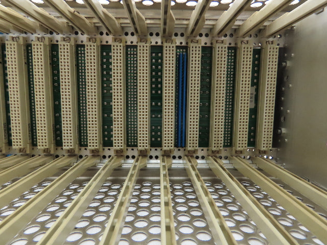 Siemens SMP-S401-A12 Alfred H Schutte SICOMP SMP-Bus Chassis 12 Slot Rack