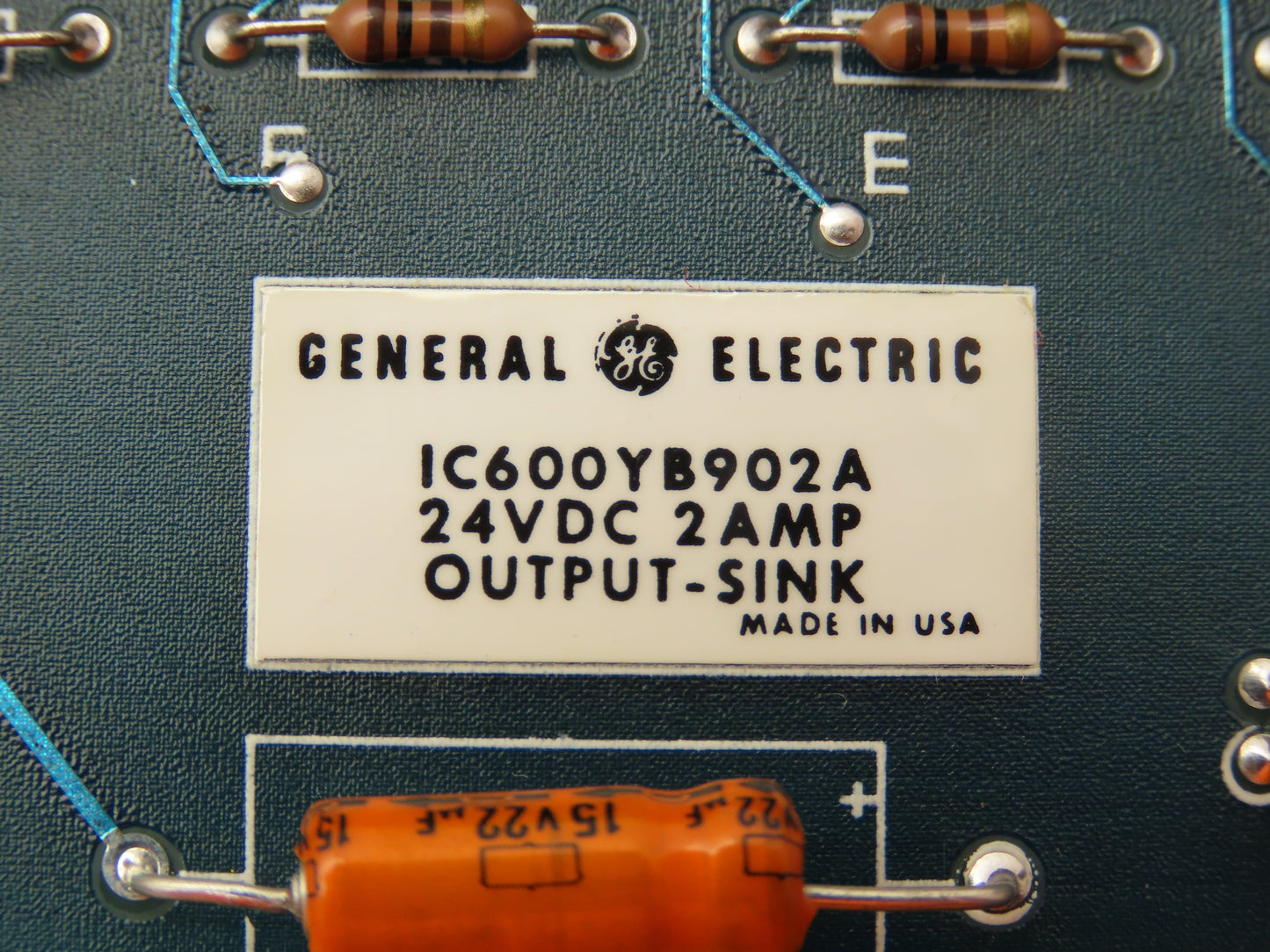 General Electric IC600BF902A GE Fanuc PLC DC Output Module 24VDC