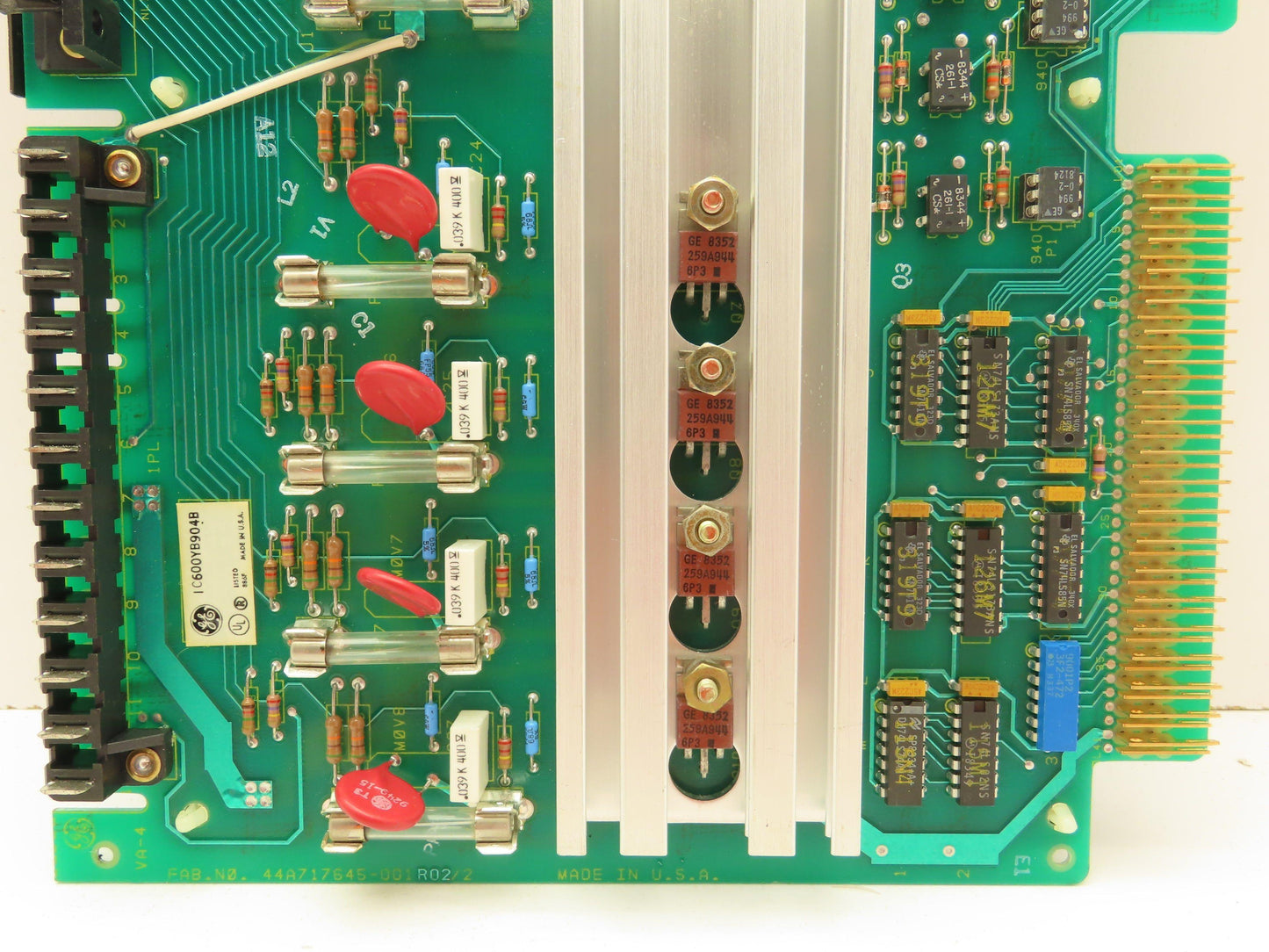 General Electric IC600YB904B GE Fanuc Output Module 115VAC Control Circuit Board