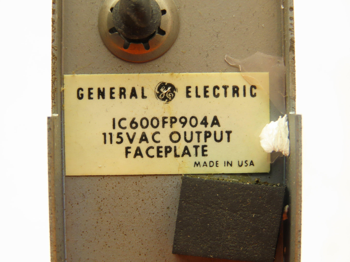 General Electric IC600YB904B GE Fanuc Output Module 115VAC Control Circuit Board