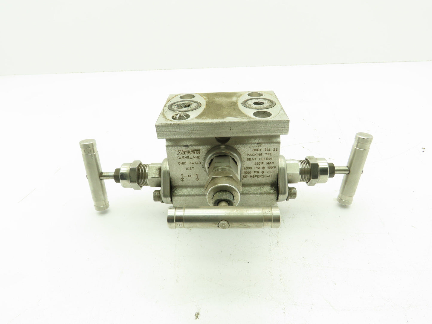 Swagelok SS-M3PDFS8-FL Stainless 316SS Manifold Control Valve 1/2"NPT 6000 PSI
