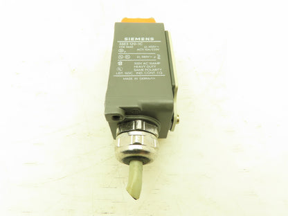Siemens 3SE3 120-1C Limit Switch, Top Plunger, Spring Return, Lot of 2