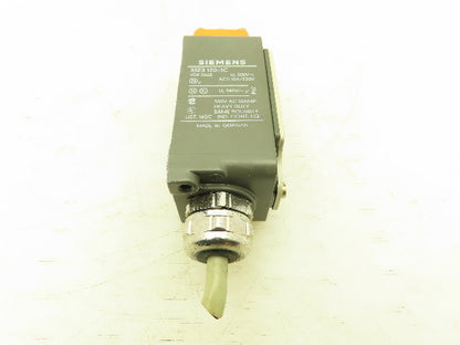 Siemens 3SE3 120-1C Limit Switch, Top Plunger, Spring Return, Lot of 2