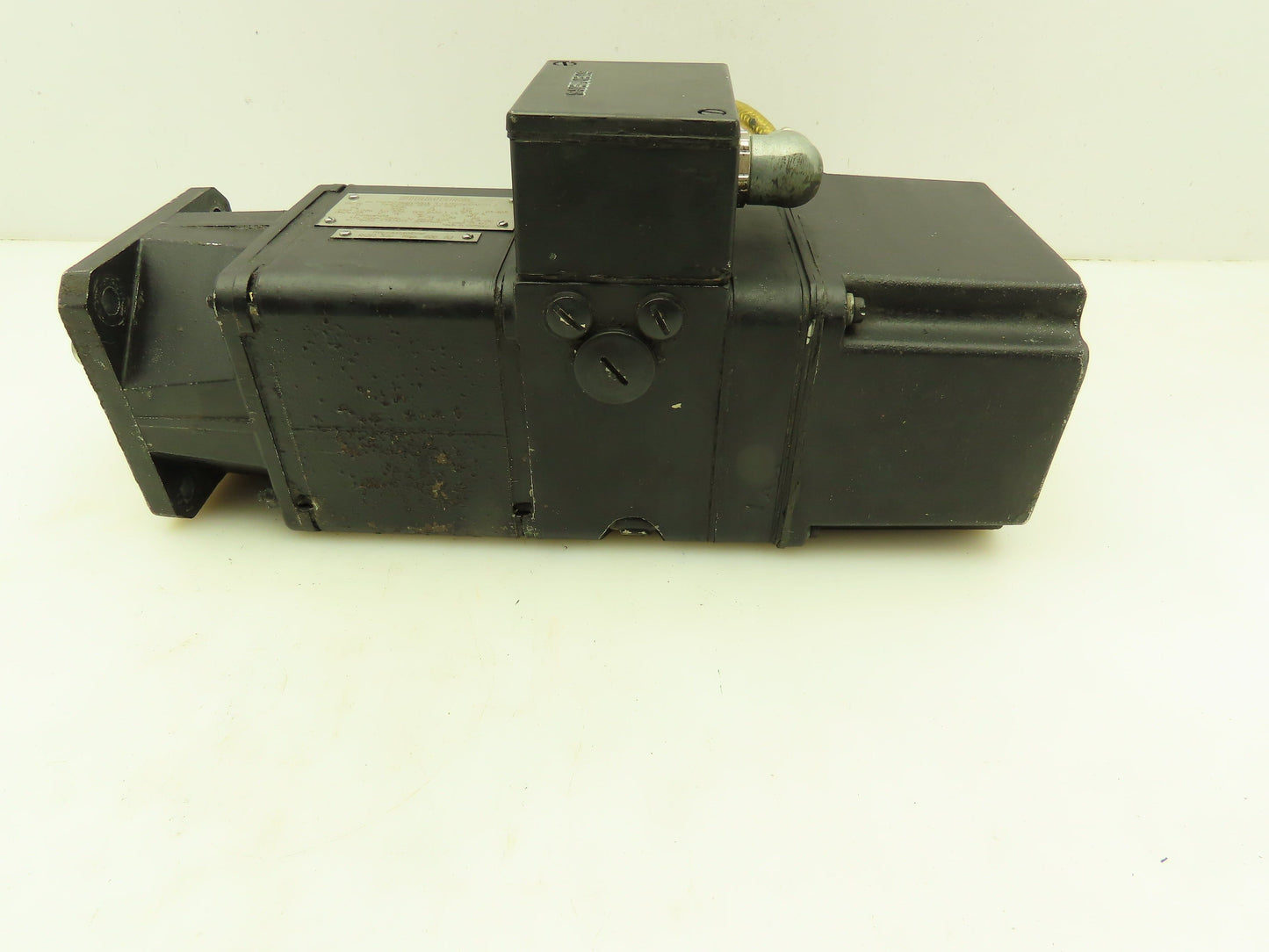 Siemens 1HU3054-0AC01-Z Servo Motor 0.38kW 2.8A 2000rpm 174V No Encoder