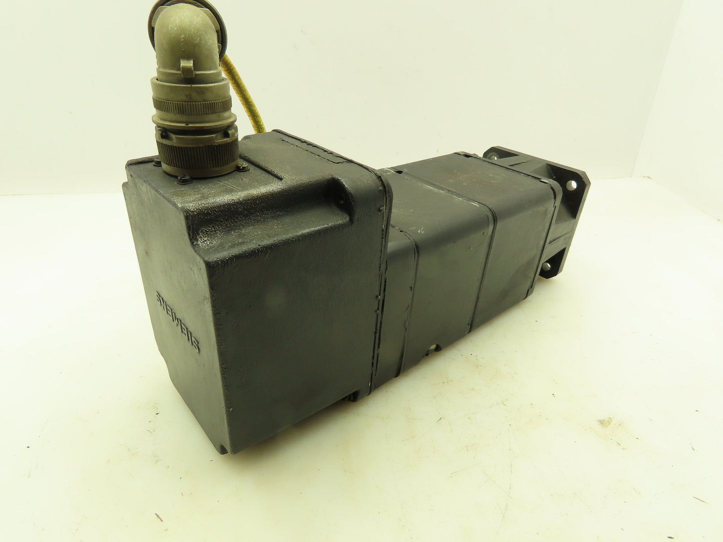 Siemens 1HU3054-0AC01-Z Servo Motor 0.38kW 2.8A 2000rpm 174V