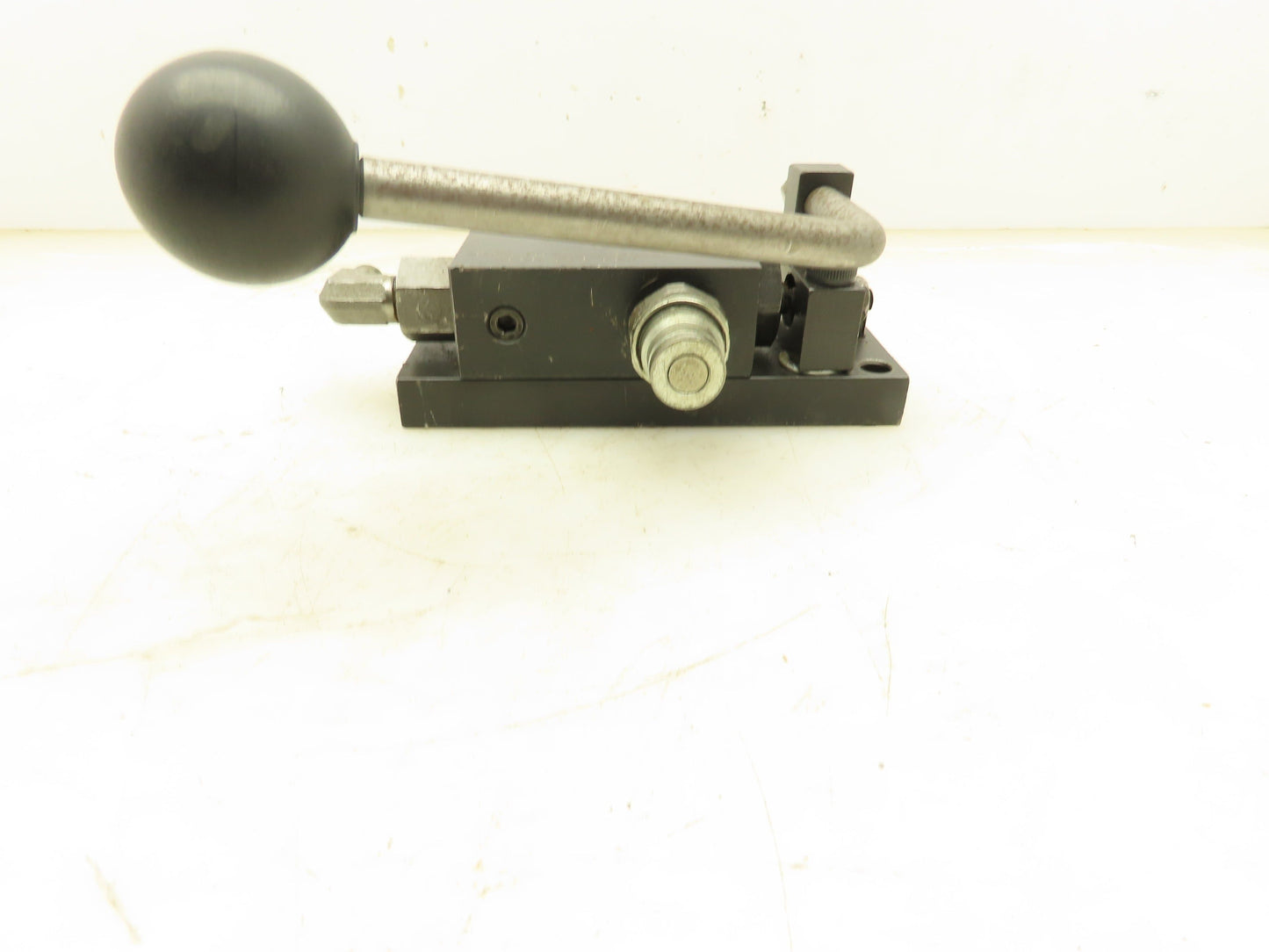 Hytec 100223 Single-Acting  Hydraulic Manual Pallet Valve 5000 PSI