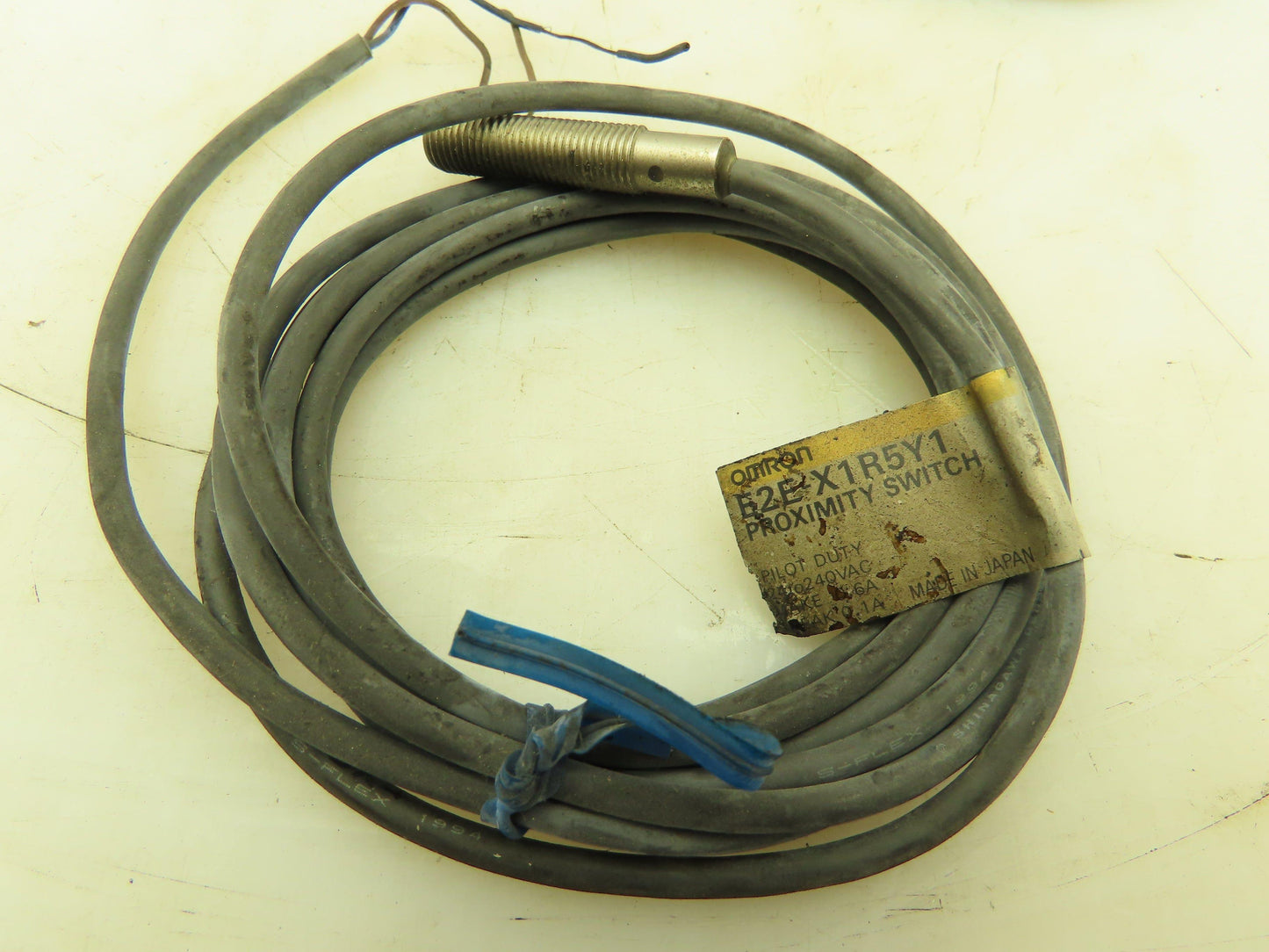 Omron E2E-X1R5Y1 Inductive Proximity Sensor Switch 1.5mm NO 24-240VAC  LOT OF 4