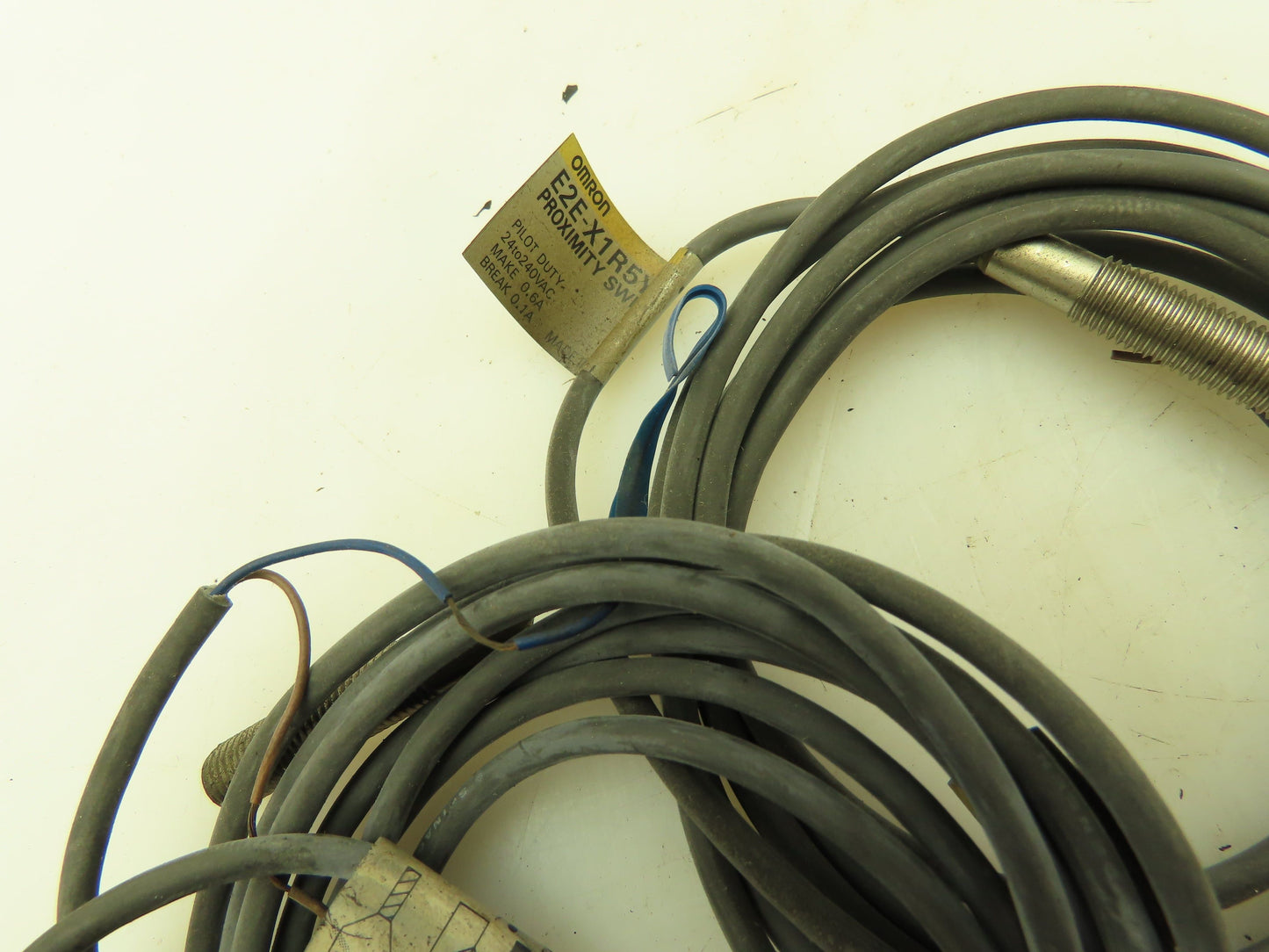 Omron E2E-X1R5Y1 Inductive Proximity Sensor Switch 1.5mm NO 24-240VAC  LOT OF 4
