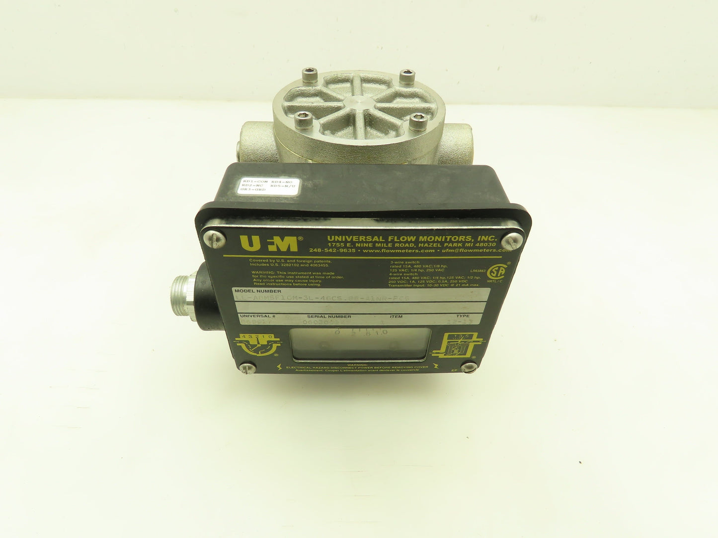 Universal Flow Monitors LL-ABMSF1GM-3L-46CS.88-A1NR-PC5 1 GPM 3 Wire Switch