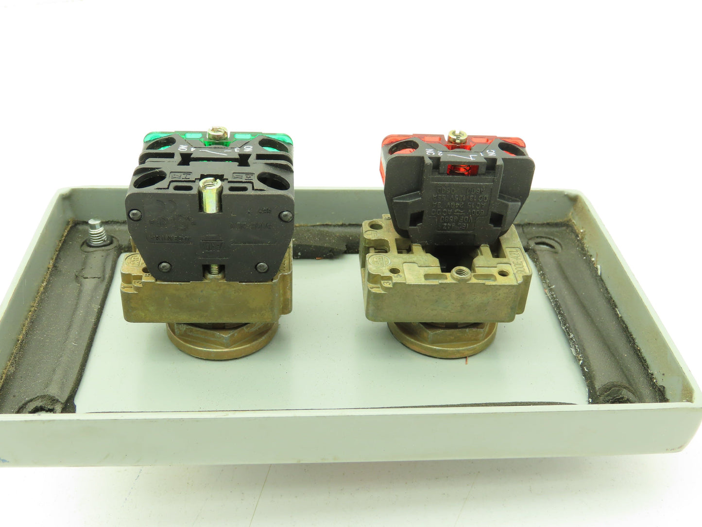 B-Line 2 Pushbutton Enclosure Control Station On/Off 800E Switch 3x3x6"