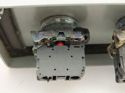 Cooper B-Line 2 Pushbutton Enclosure Control Station On/Off 800F Switch 3x3x6"