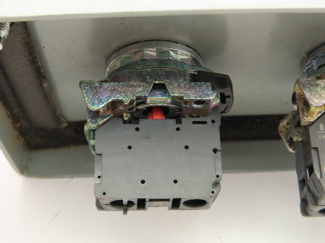 Cooper B-Line 2 Pushbutton Enclosure Control Station On/Off 800F Switch 3x3x6"