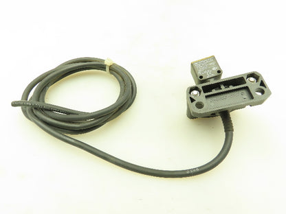 Allen Bradley 42EFP2RCBA2 Ser A Photo Switch Sensor RightSight Bracket Lot of 3